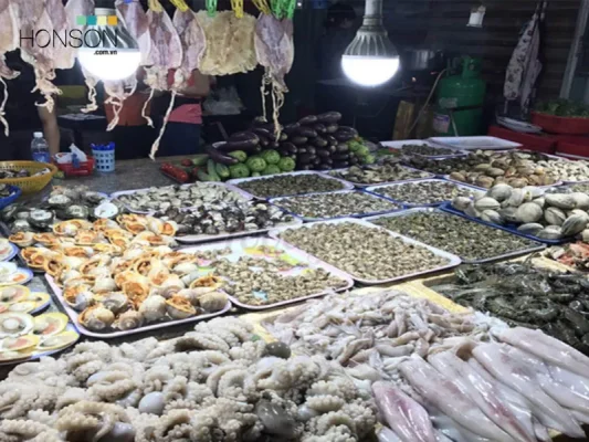 chợ đêm hòn sơn