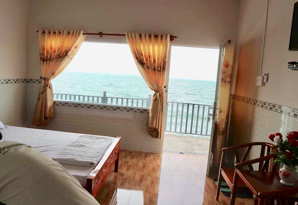 nhà nghỉ tám ca hòn sơn